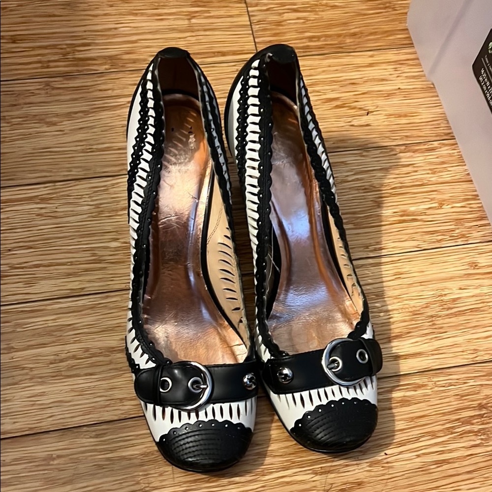 Chic Black and White Women's Shoes